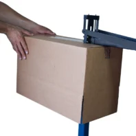 grapadora-de-cajas-de-carton-con-pedestal-incluido